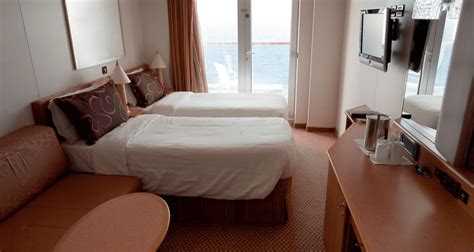deluxe room vs standard room